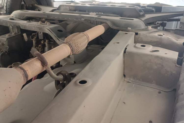 Used Dongfeng Fengon 330 2014 1.5L Manual Standard Edition DK15-02 Chassis Front Left