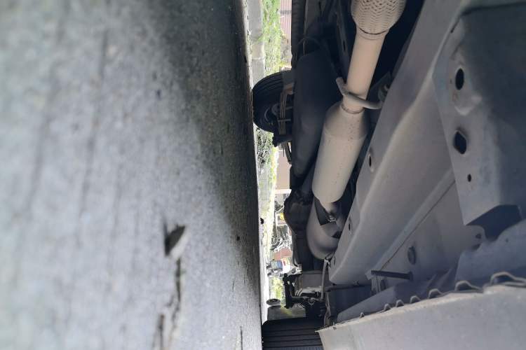 Used Dongfeng Fengon 330 2014 1.5L Manual Standard Edition DK15-02 Chassis Front Left