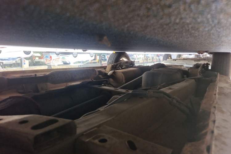 Used Dongfeng Fengon 330 2014 1.5L Manual Comfort Version DK15-02 Chassis Front Right