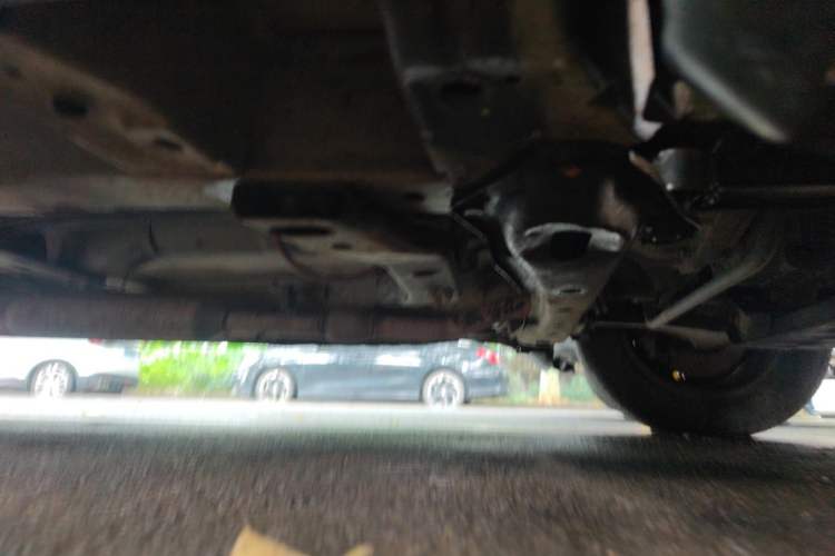 Used Dongfeng Fengon 330 2014 1.5L Manual Utility Version DK15 Chassis Front Right