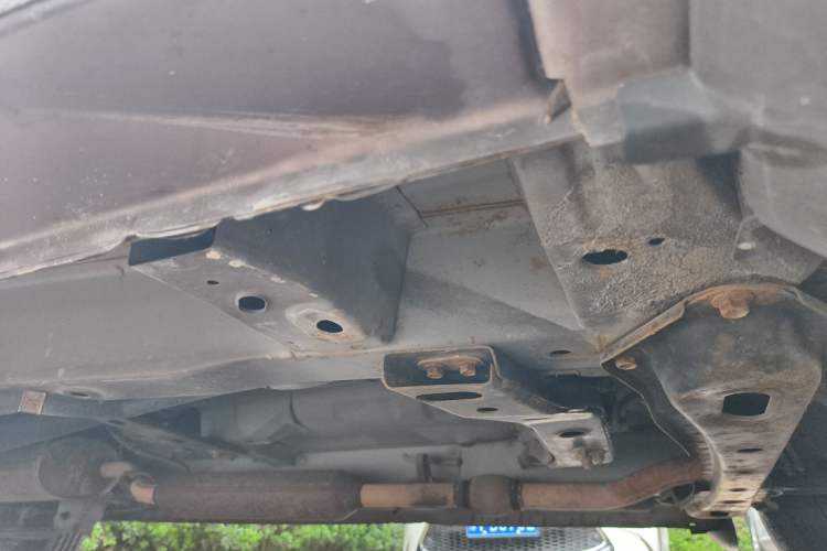 Used Dongfeng Fengon 330 2014 1.5L Manual Utility Version DK15 Chassis Front Right