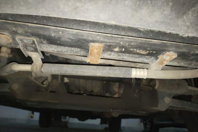 Used Dongfeng Fengon 330 2014 1.2L Manual Practical Version DK12-07 Chassis Front