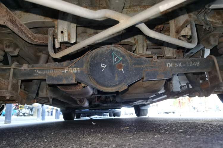 Used Dongfeng Fengon 330 2014 1.5L Manual Standard Edition DK15-02 Chassis Rear