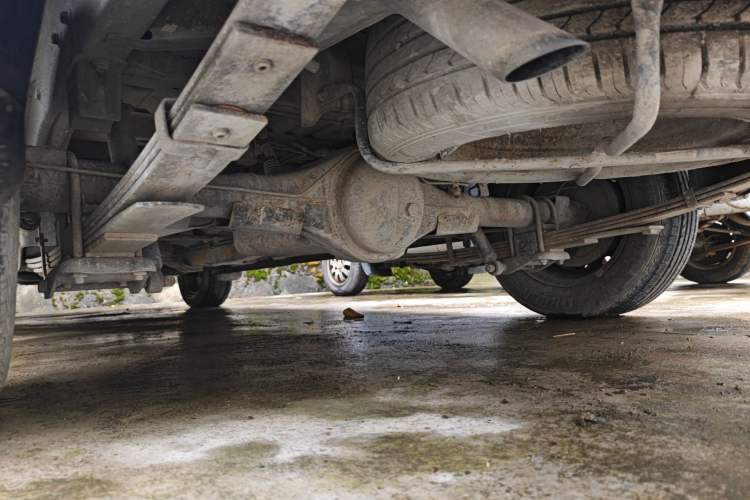 Used Dongfeng Fengon 330 2014 1.2L Manual Practical Version DK12-07 Chassis Rear Left