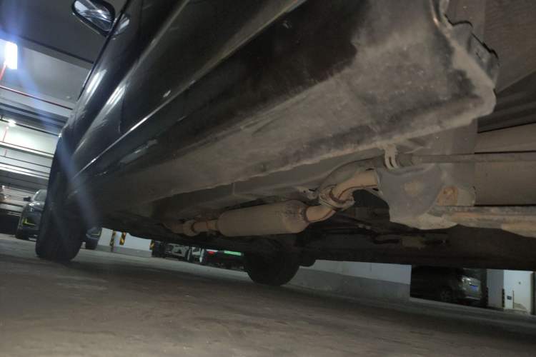Used Dongfeng Fengon 330 2014 1.2L Manual Practical Version DK12-07 Chassis Rear Left