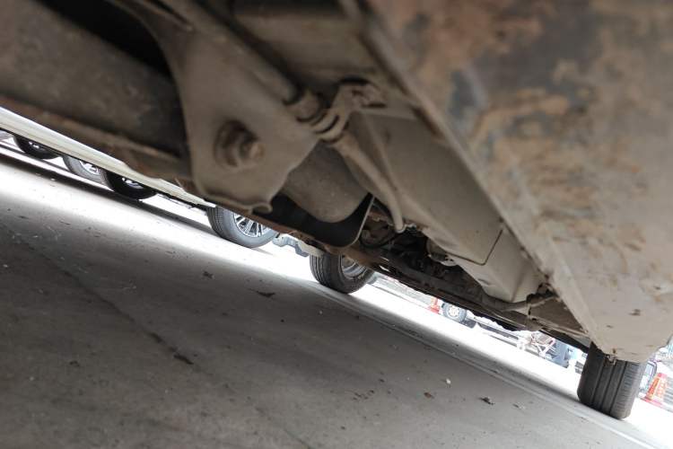 Used Dongfeng Fengon 330 2014 1.5L Manual Utility Version DK15 Chassis Rear Right