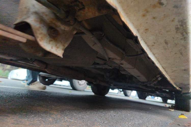 Used Dongfeng Fengon 330 2014 1.5L Manual Utility Version DK15 Chassis Rear Right