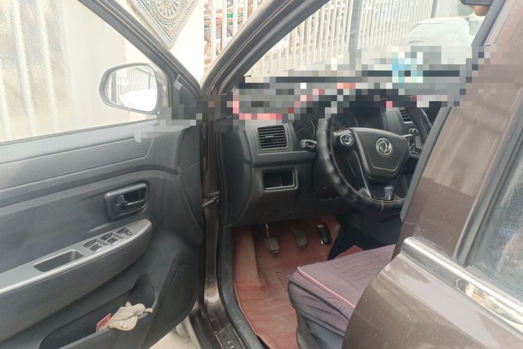 Used Dongfeng Fengon 330 2014 1.5L Manual Standard Edition DK15-02 Driver Seat