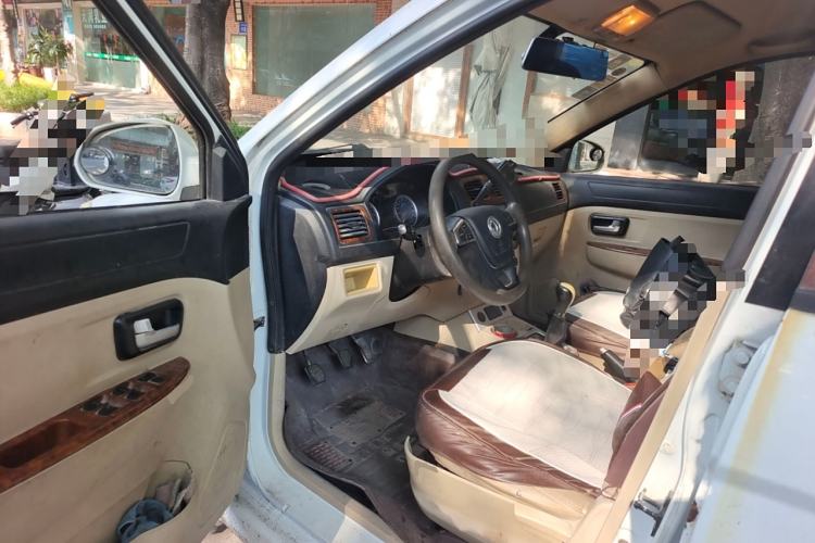 Used Dongfeng Fengon 330 2014 1.5L Manual Comfort Version DK15-02 Driver Seat