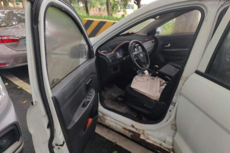 Used Dongfeng Fengon 330 2014 1.5L Manual Utility Version DK15 Driver Seat