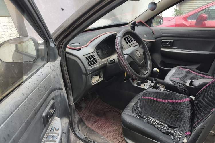Used Dongfeng Fengon 330 2014 1.5L Manual Standard Edition DK15-02 Driver Seat