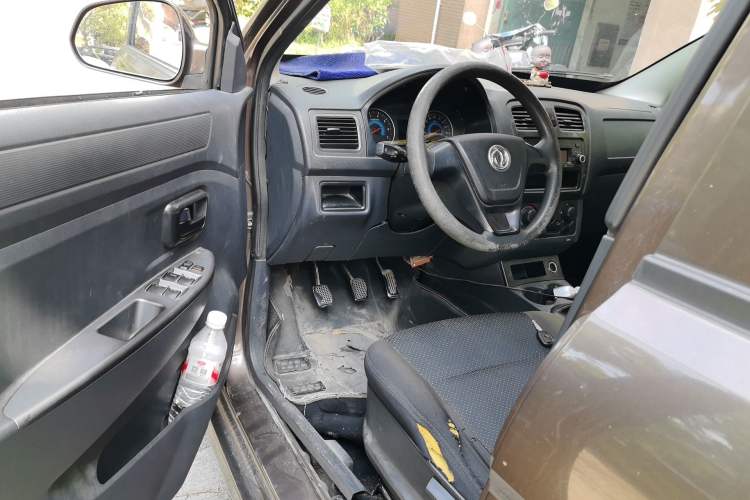 Used Dongfeng Fengon 330 2014 1.5L Manual Standard Edition DK15-02 Driver Seat