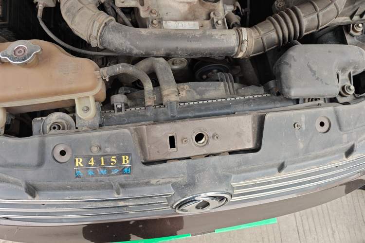 Used Dongfeng Fengon 330 2014 1.5L Manual Utility Version DK15 Engine Bay