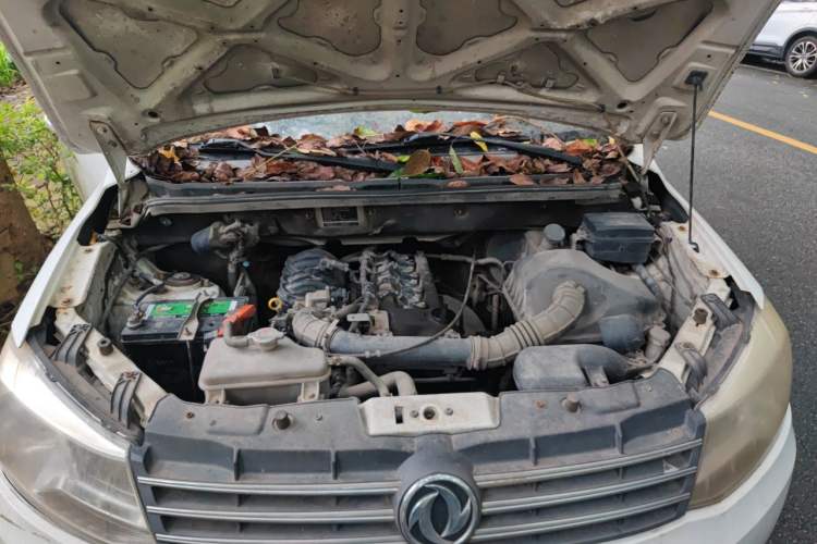 Used Dongfeng Fengon 330 2014 1.5L Manual Utility Version DK15 Engine Bay