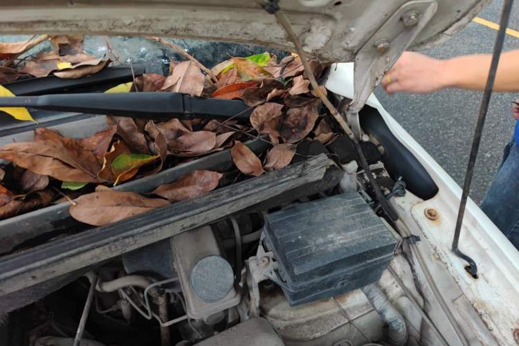 Used Dongfeng Fengon 330 2014 1.5L Manual Utility Version DK15 Engine Bay Left