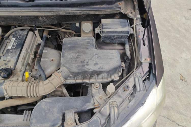 Used Dongfeng Fengon 330 2014 1.2L Manual Practical Version DK12-07 Engine Bay Left