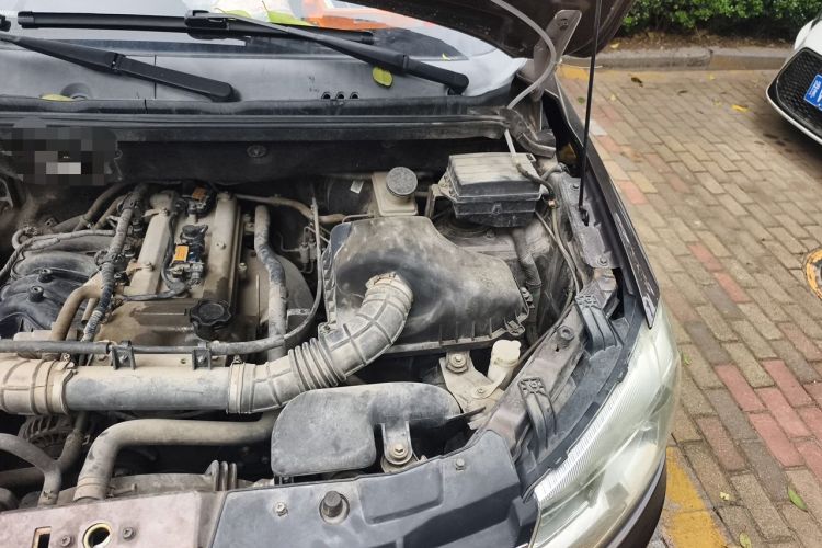 Used Dongfeng Fengon 330 2014 1.5L Manual Utility Version DK15 Engine Bay Left