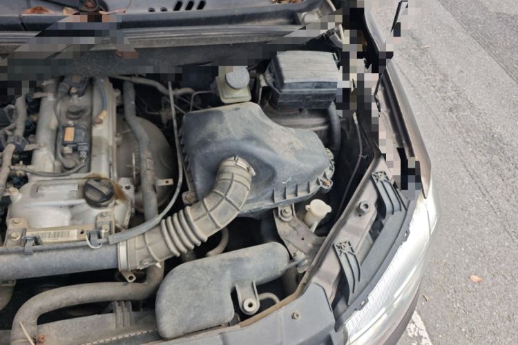 Used Dongfeng Fengon 330 2014 1.5L Manual Standard Edition DK15-02 Engine Bay Left