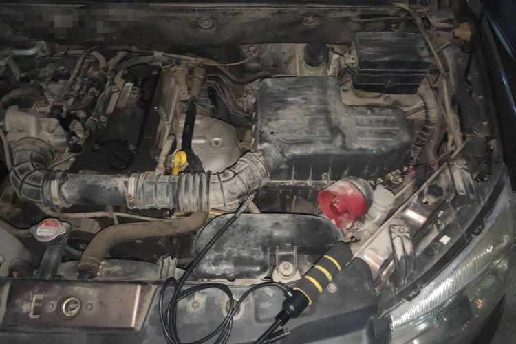 Used Dongfeng Fengon 330 2014 1.2L Manual Practical Version DK12-07 Engine Bay Left