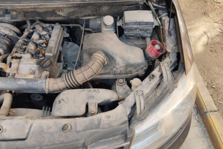 Used Dongfeng Fengon 330 2014 1.5L Manual Utility Version DK15 Engine Bay Left