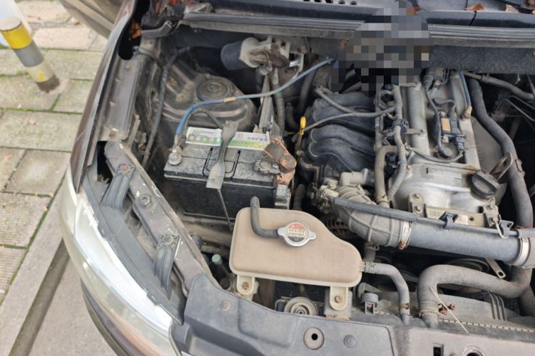 Used Dongfeng Fengon 330 2014 1.5L Manual Standard Edition DK15-02 Engine Bay Right