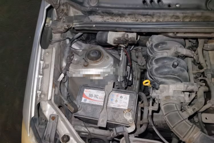 Used Dongfeng Fengon 330 2014 1.5L Manual Standard Edition DK15-02 Engine Bay Right
