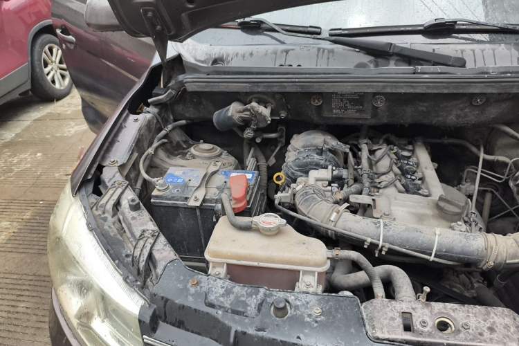 Used Dongfeng Fengon 330 2014 1.5L Manual Standard Edition DK15-02 Engine Bay Right