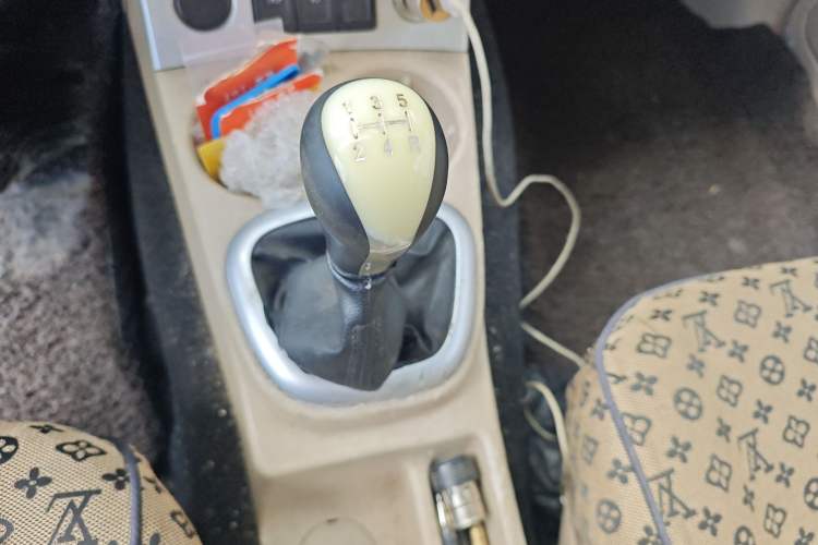 Used Dongfeng Fengon 330 2014 1.3L Manual Utility Version DK13-07 Gear Lever