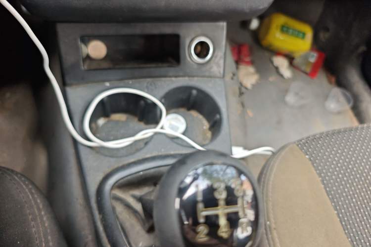 Used Dongfeng Fengon 330 2014 1.5L Manual Standard Edition DK15-02 Gear Lever
