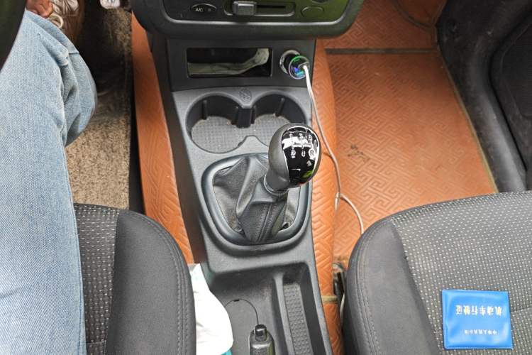 Used Dongfeng Fengon 330 2014 1.2L Manual Practical Version DK12-07 Gear Lever