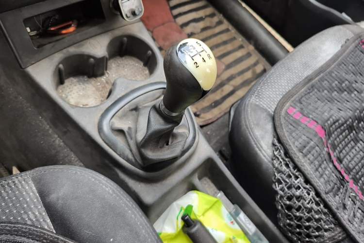 Used Dongfeng Fengon 330 2014 1.5L Manual Standard Edition DK15-02 Gear Lever