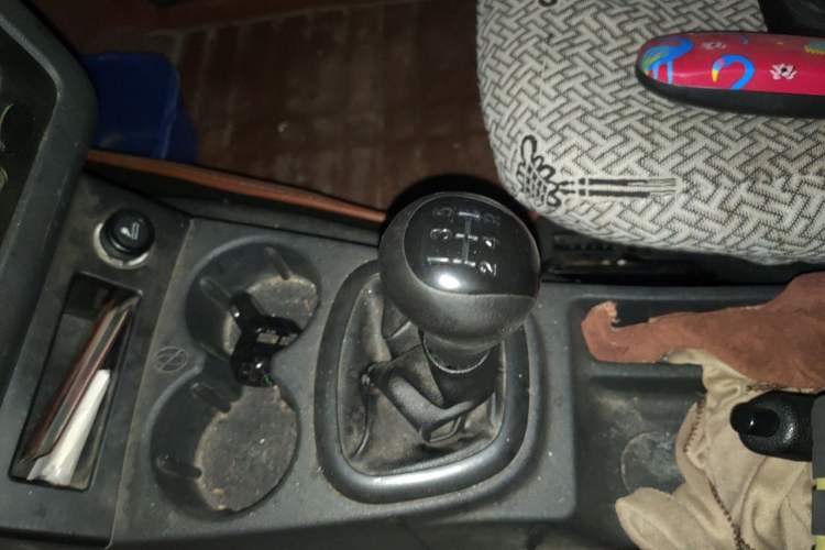 Used Dongfeng Fengon 330 2014 1.2L Manual Practical Version DK12-07 Gear Lever