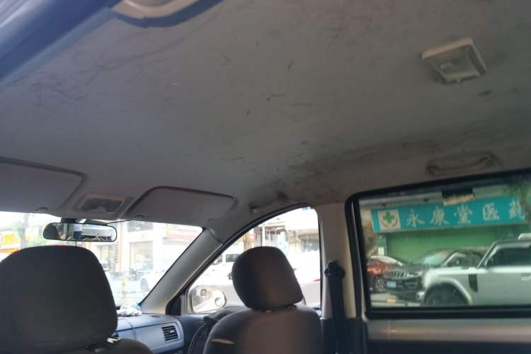 Used Dongfeng Fengon 330 2014 1.5L Manual Standard Edition DK15-02 Headliner