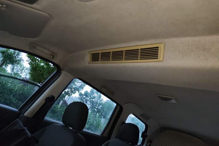 Used Dongfeng Fengon 330 2014 1.5L Manual Utility Version DK15 Headliner