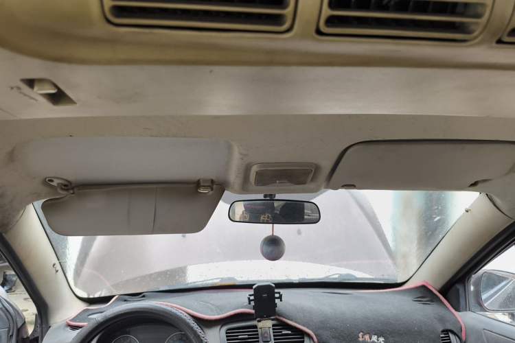 Used Dongfeng Fengon 330 2014 1.5L Manual Standard Edition DK15-02 Headliner