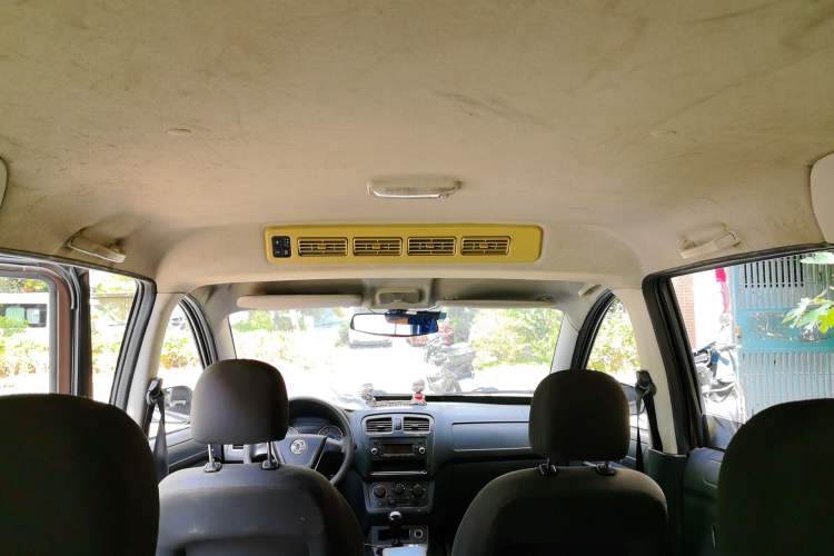 Used Dongfeng Fengon 330 2014 1.5L Manual Standard Edition DK15-02 Headliner