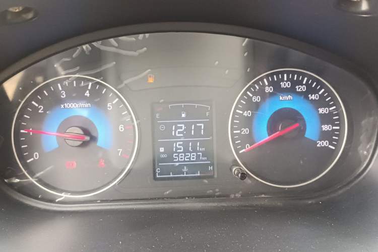 Used Dongfeng Fengon 330 2014 1.5L Manual Standard Edition DK15-02 Instrument Cluster