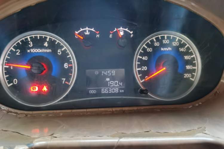 Used Dongfeng Fengon 330 2014 1.5L Manual Standard Edition DK15-02 Instrument Cluster