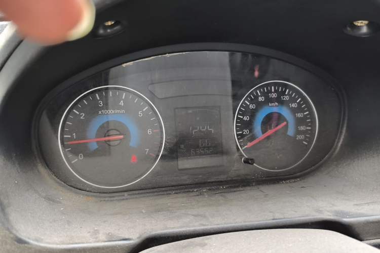 Used Dongfeng Fengon 330 2014 1.5L Manual Standard Edition DK15-02 Instrument Cluster