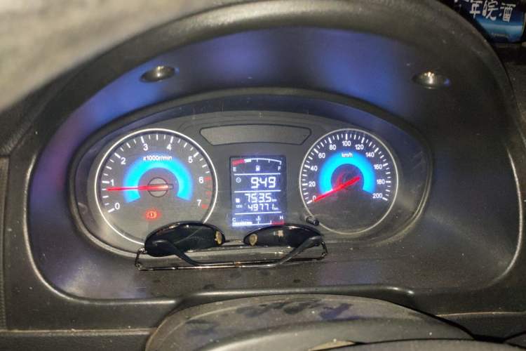 Used Dongfeng Fengon 330 2014 1.2L Manual Practical Version DK12-07 Instrument Cluster