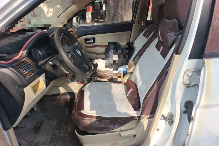 Used Dongfeng Fengon 330 2014 1.5L Manual Comfort Version DK15-02 Left Front Seat