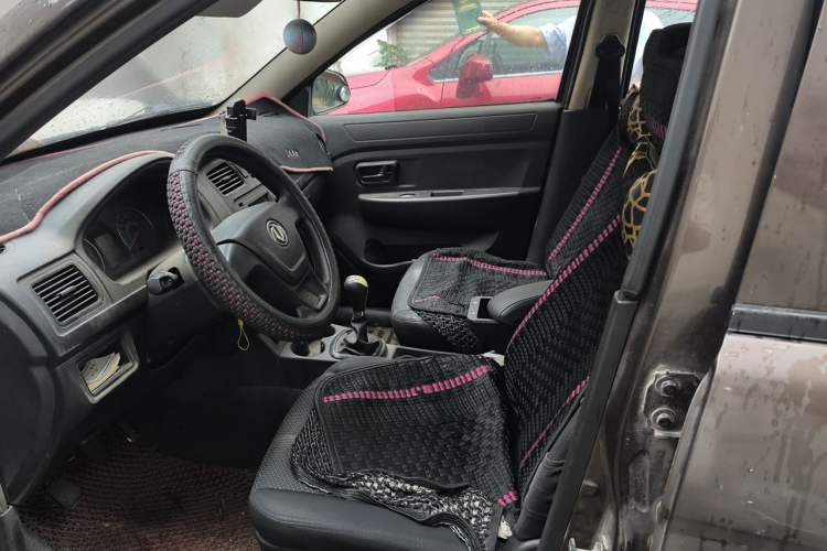 Used Dongfeng Fengon 330 2014 1.5L Manual Standard Edition DK15-02 Left Front Seat