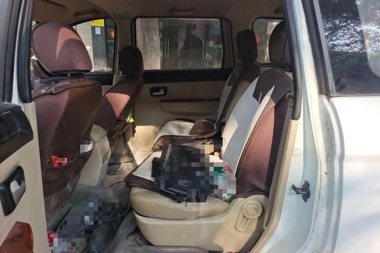 Used Dongfeng Fengon 330 2014 1.5L Manual Comfort Version DK15-02 Left Rear Seat
