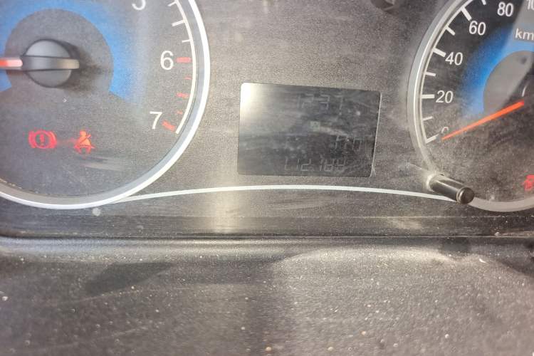 Used Dongfeng Fengon 330 2014 1.5L Manual Comfort Version DK15-02 Odometer Close Up