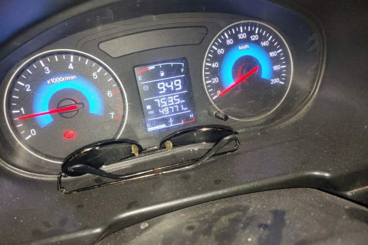 Used Dongfeng Fengon 330 2014 1.2L Manual Practical Version DK12-07 Odometer Close Up