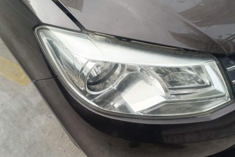 Used Dongfeng Fengon 330 2014 1.5L Manual Standard Edition DK15-02 Right Front Headlight