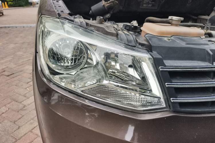Used Dongfeng Fengon 330 2014 1.5L Manual Utility Version DK15 Right Front Headlight