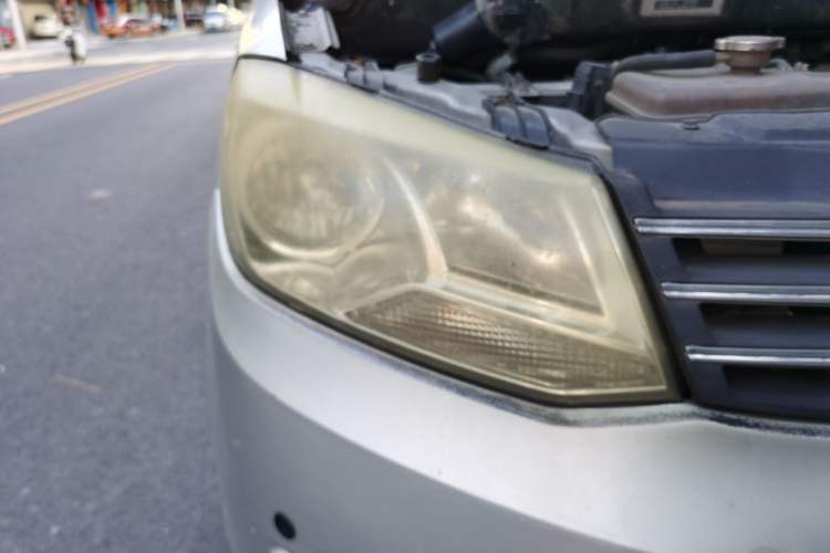 Used Dongfeng Fengon 330 2014 1.5L Manual Standard Edition DK15-02 Right Front Headlight