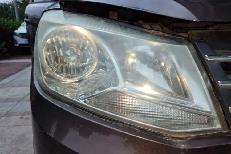 Used Dongfeng Fengon 330 2014 1.5L Manual Utility Version DK15 Right Front Headlight