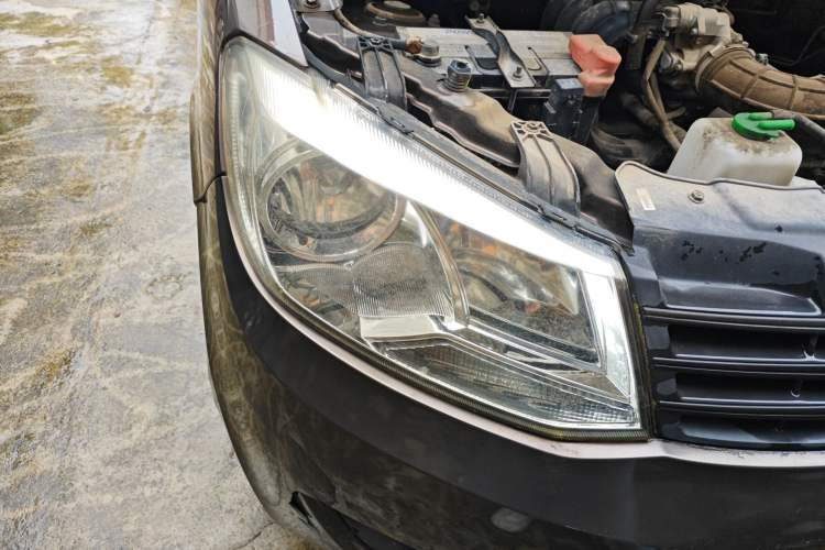 Used Dongfeng Fengon 330 2014 1.2L Manual Practical Version DK12-07 Right Front Headlight